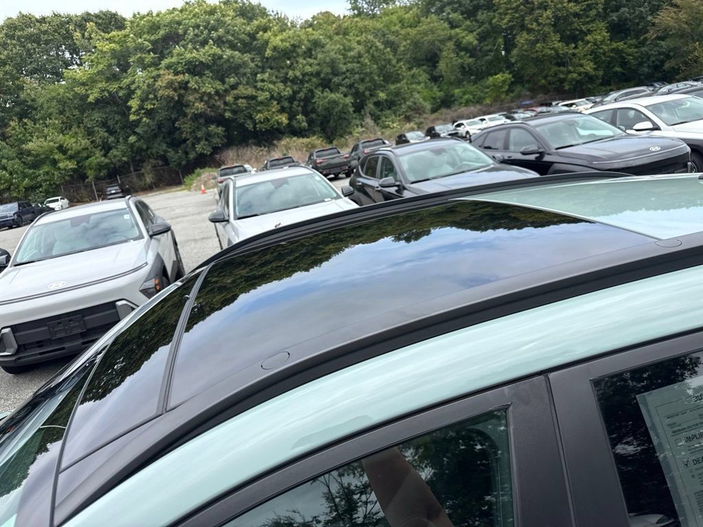Used 2024 Hyundai Kona Limited AWD/4WD image 15