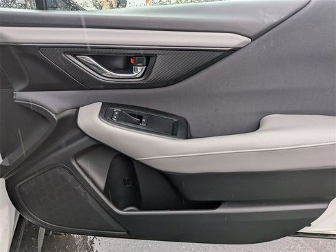 Used 2025 Subaru Outback Premium image 33