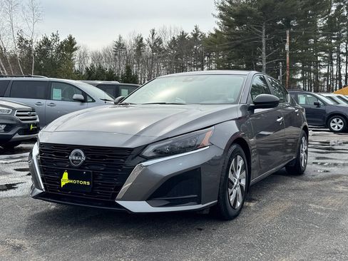 Used 2024 Nissan Altima 2.5 S image 7