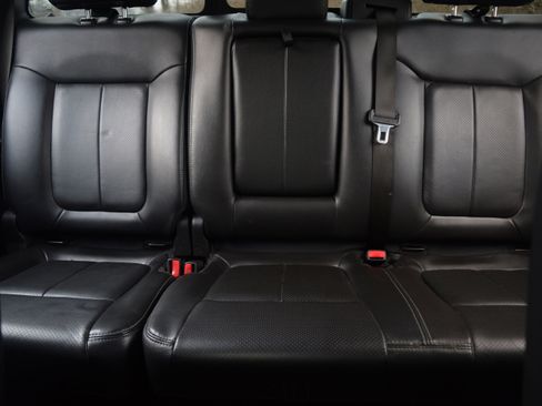 Used 2013 Ford F150 Lariat w/ Lariat Chrome Pkg image 16