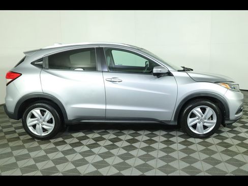 Used 2019 Honda HR-V EX image 2