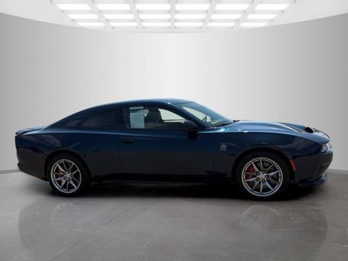 Used 2024 Dodge Charger Daytona Scat Pack w/ Plus Group AWD/4WD image 2