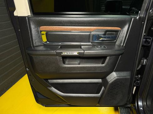 Used 2018 RAM 1500 Laramie w/ Convenience Group image 17