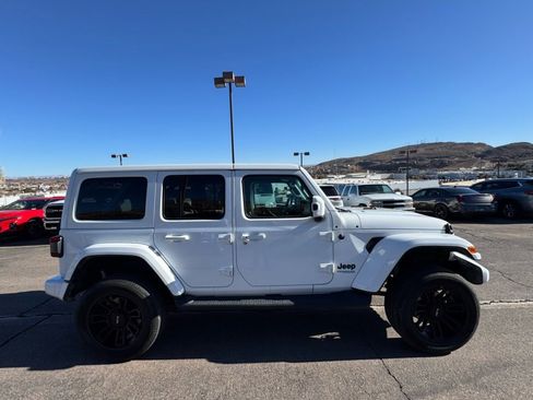 Used 2021 Jeep Wrangler Unlimited Sahara image 6