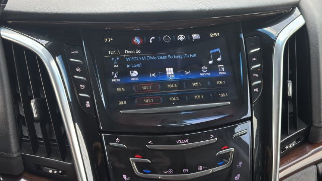 Used 2019 Cadillac Escalade Luxury w/ Escalade Sport Edition AWD/4WD image 14