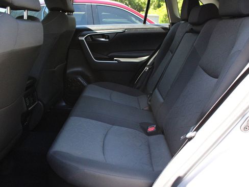 Used 2022 Toyota RAV4 XLE w/ Convenience Package AWD/4WD image 18