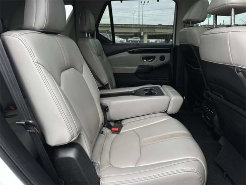 Used 2023 Honda Pilot Touring image 17