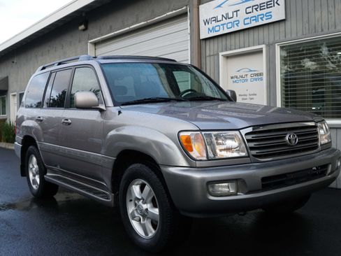 Used 2004 Toyota Land Cruiser image 23