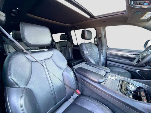 Used 2023 Jeep Wagoneer Series II w/ Premium Group I image 31