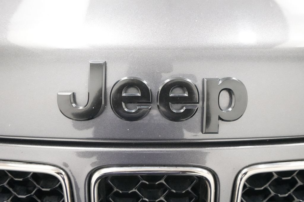 Used 2016 Jeep Grand Cherokee High Altitude AWD/4WD image 12