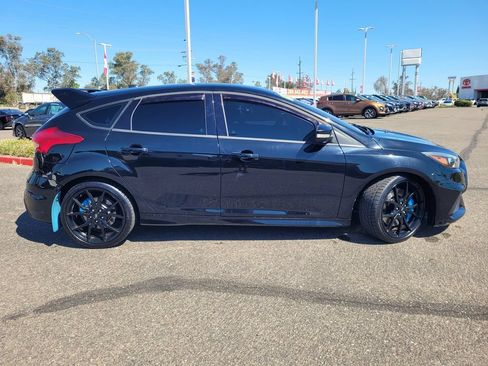Used 2017 Ford Focus RS AWD/4WD image 3