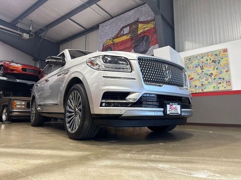 Used 2018 Lincoln Navigator Reserve w/ Technology Package image 22