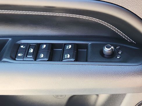 Used 2022 Jeep Compass Latitude AWD/4WD image 22