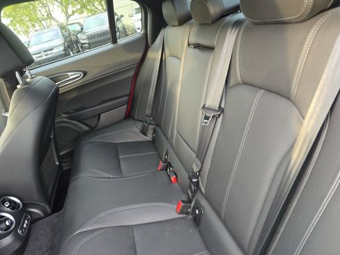 Used 2024 Alfa Romeo Giulia Sprint image 12