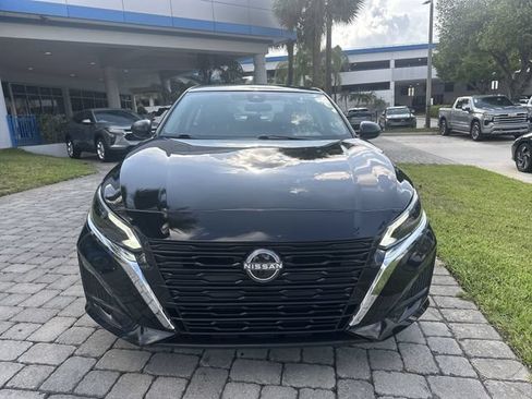 Used 2025 Nissan Altima 2.5 SV FWD image 18