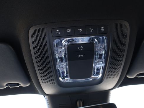 Used 2025 Mercedes-Benz GLB 250 image 42