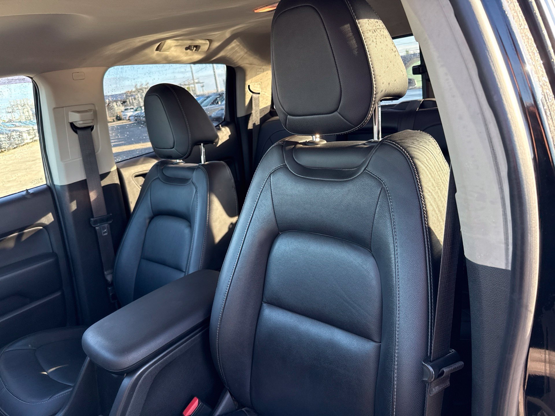 Used 2016 Chevrolet Colorado LT w/ Midnight Edition AWD/4WD image 11