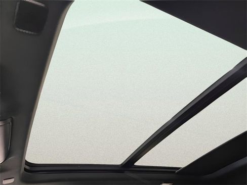 Used 2022 Chevrolet Tahoe LT w/ LT Signature Package image 26