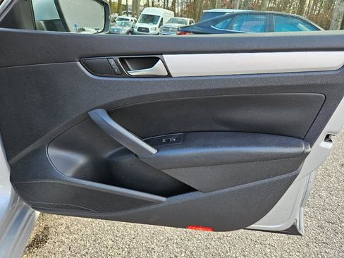 Used 2013 Volkswagen Passat 2.5 SE image 34