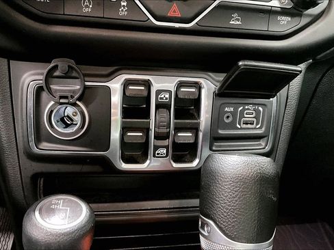 Used 2023 Jeep Wrangler Sahara w/ Cold Weather Group image 30