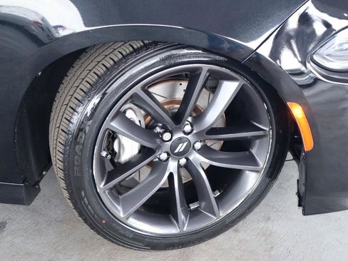Used 2019 Dodge Charger Scat Pack RWD image 3