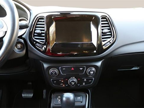 Used 2019 Jeep Compass Altitude image 21