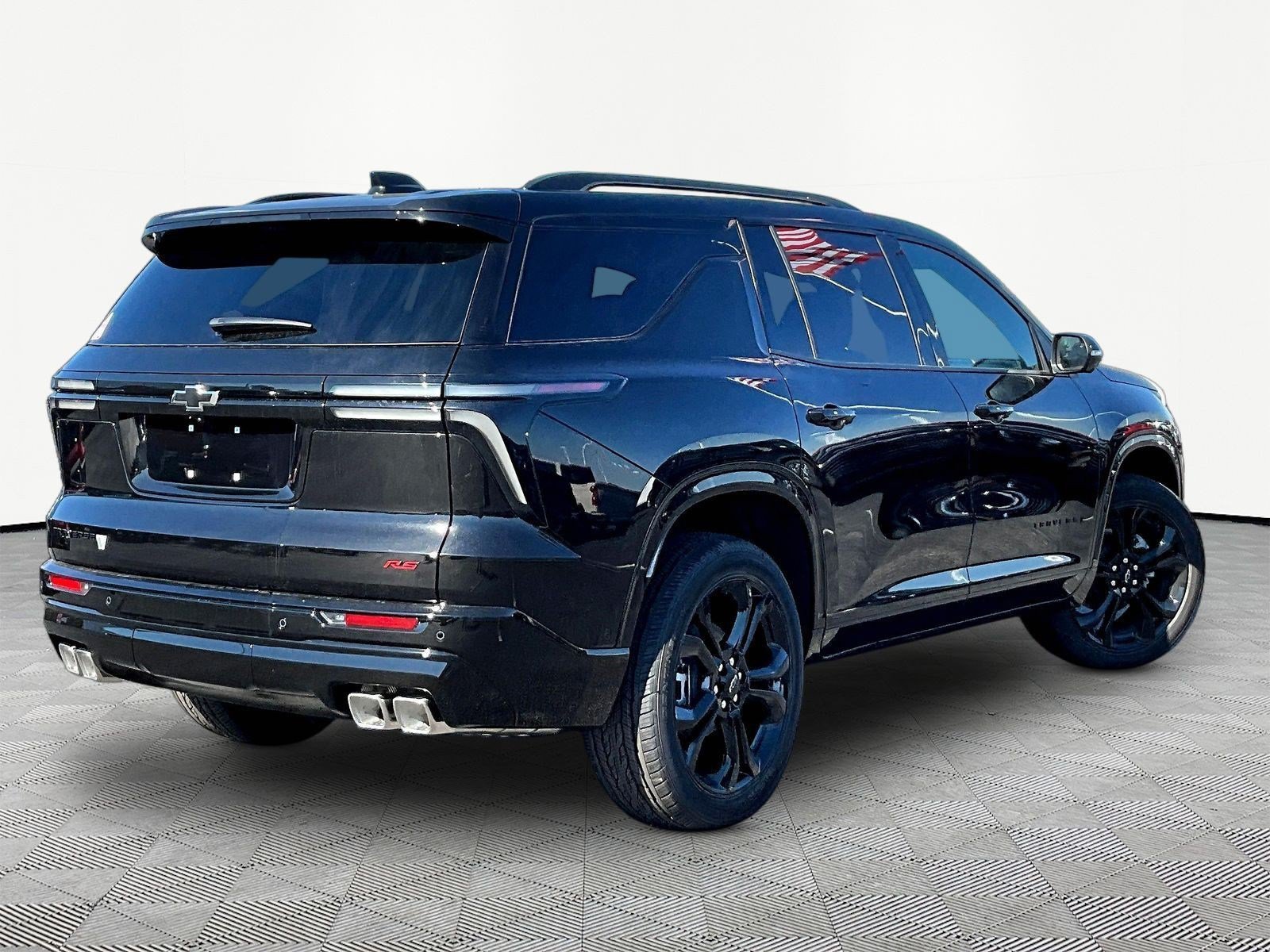 New 2027 Chevrolet Traverse RS w/ LPO, Floor Liner Package FWD image 7