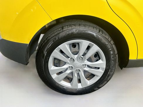 Used 2020 Kia Soul LX FWD image 11