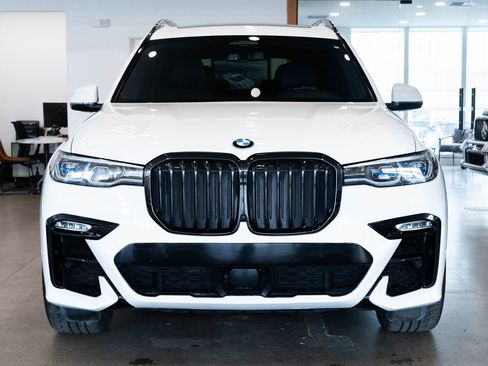 Used 2022 BMW X7 M50i image 2