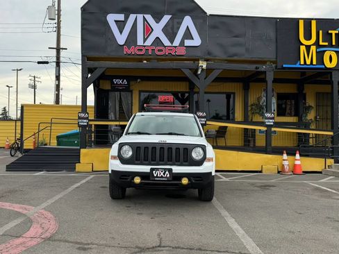 Used 2017 Jeep Patriot 75th Anniversary w/ Power Value Group FWD image 2