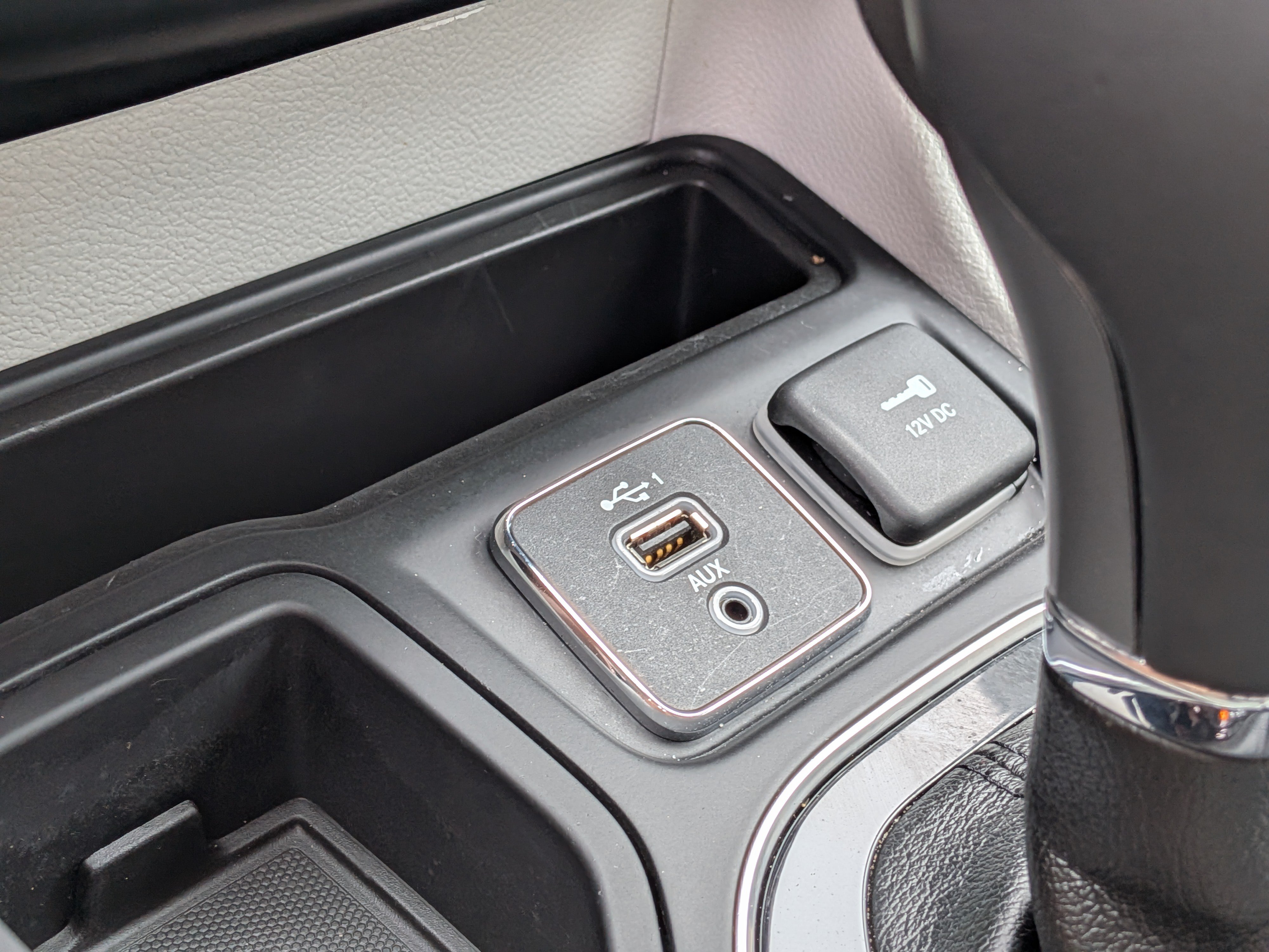Used 2020 Jeep Cherokee Limited FWD image 30