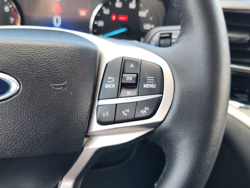 Used 2023 Ford Explorer XLT w/ Equipment Group 202A AWD/4WD image 28