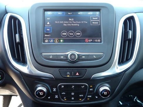 Used 2022 Chevrolet Equinox LT image 28