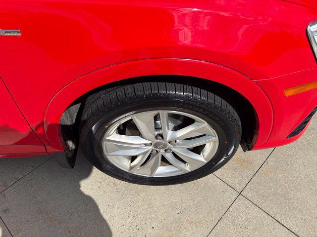 Used 2018 Audi Q3 2.0T Premium Plus w/ Premium Plus Package AWD/4WD image 9