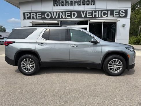 Certified 2023 Chevrolet Traverse LT FWD image 2