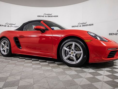 Used 2017 Porsche 718 Boxster RWD image 2