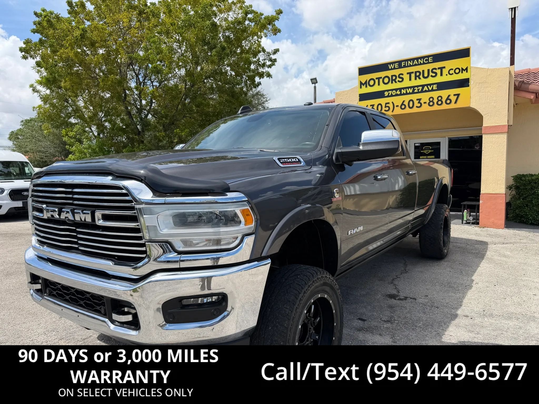Used 2019 RAM 2500 4x4 Crew Cab Laramie image 1