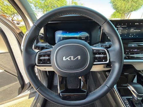 Used 2023 Kia Sorento SX AWD/4WD image 12