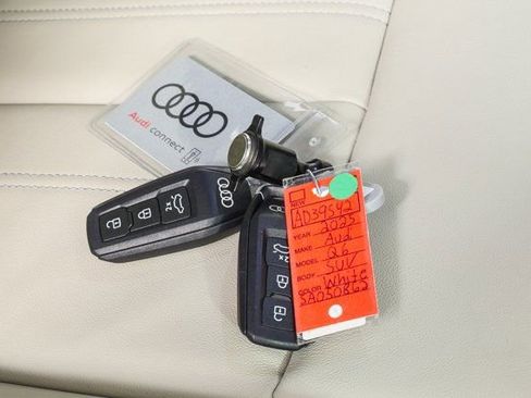 Certified 2025 Audi Q6 e-tron Premium Plus w/ Premium Plus image 40