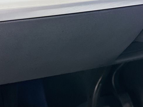 Used 2021 Tesla Model Y Long Range image 17