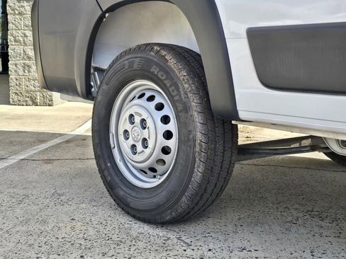 Used 2025 RAM ProMaster 2500 w/ Convenience Group image 12