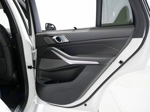 Used 2022 BMW X5 M50i w/ Executive Package image 40