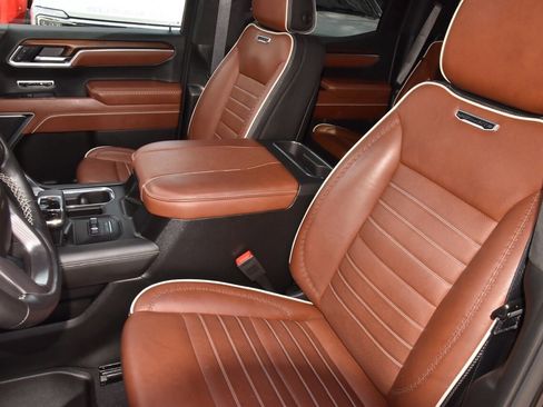 Used 2025 GMC Sierra 1500 Denali Ultimate image 34