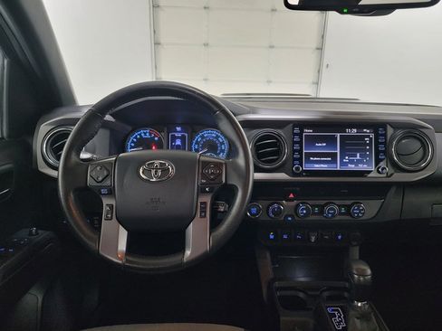 Used 2020 Toyota Tacoma TRD Sport w/ Technology Package AWD/4WD image 12