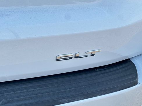 Used 2023 GMC Yukon XL SLT RWD image 34