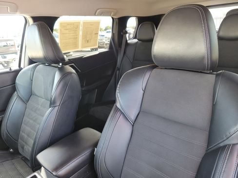 Used 2024 Mitsubishi Outlander SE Black Edition image 16