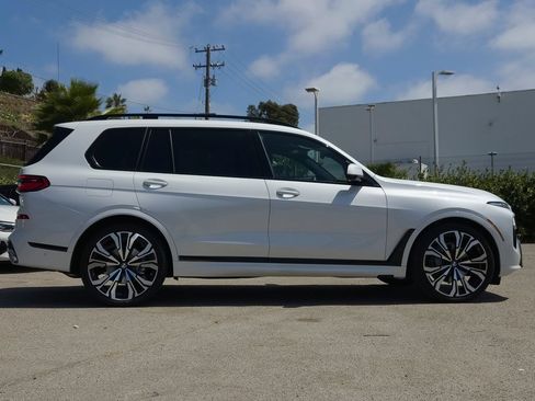 New 2027 BMW X7 xDrive40i w/ M Sport Package AWD/4WD image 3
