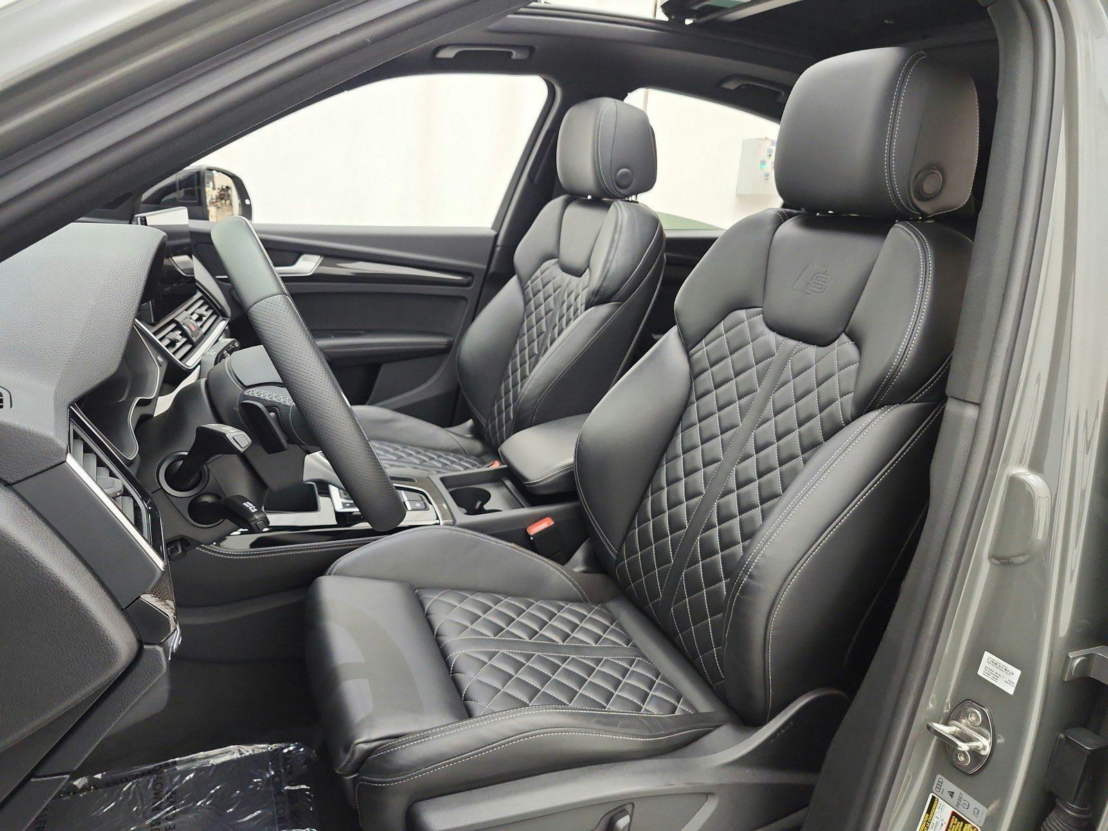 Used 2023 Audi SQ5 Premium Plus w/ Premium Plus Package AWD/4WD image 15