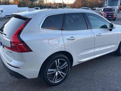Used 2019 Volvo XC60 T5 Momentum w/ Multimedia Package image 4