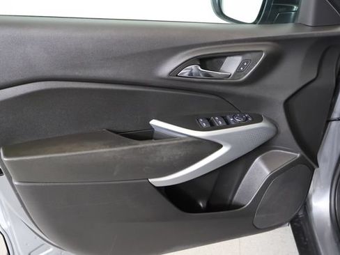 Used 2025 Chevrolet Trax LS FWD image 16